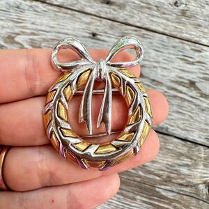Vintage Jewelry Christmas Wreath Silver gold tone metal by Allison Reed